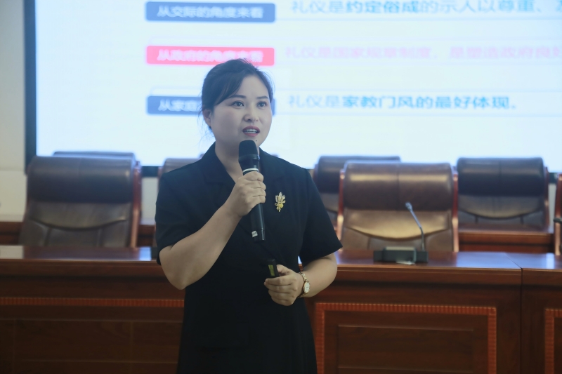 1721007691548047744.jpg 王小梅1_conew1.jpg